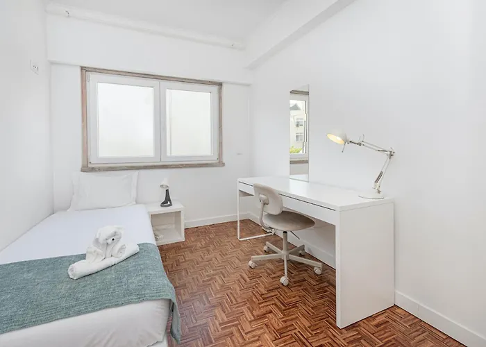 Apartment Houze Spacious Near Marques De Pombal Lisbon